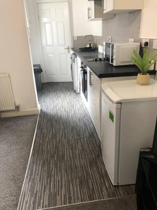 Appartamento Simple And Sweet, Flat On Lewis Street - 1 Br Stoke-on-Trent Esterno foto